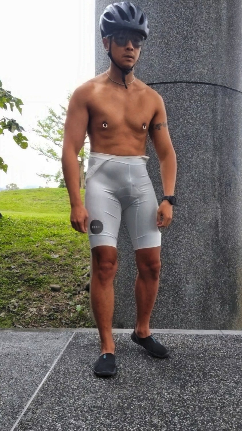 戴著10mmPA野外尿尿
