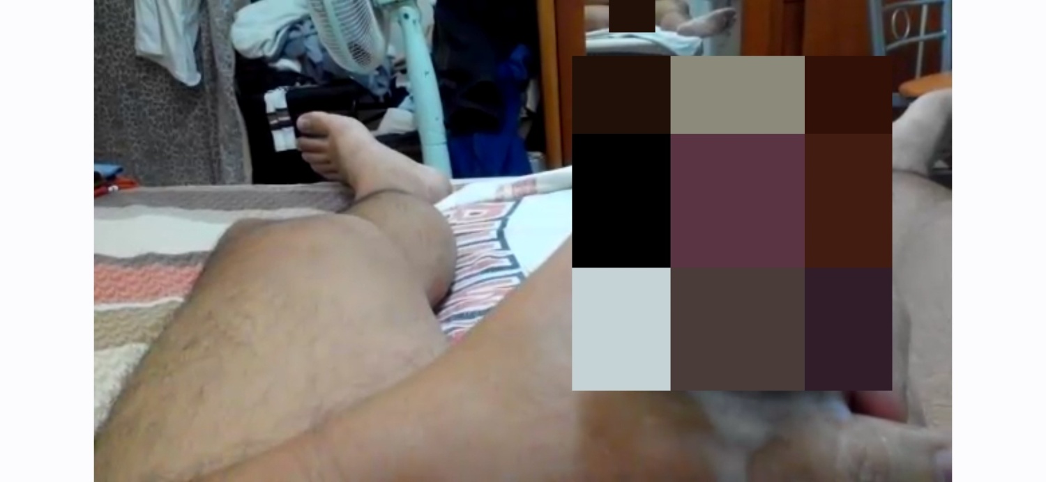 看著鏡中的自己自慰...好想幹自己喔...🤣🤣