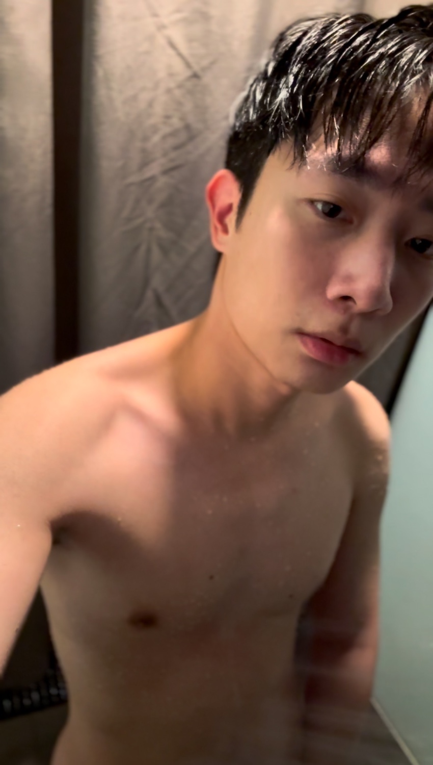 洗澡偷打手槍🤭