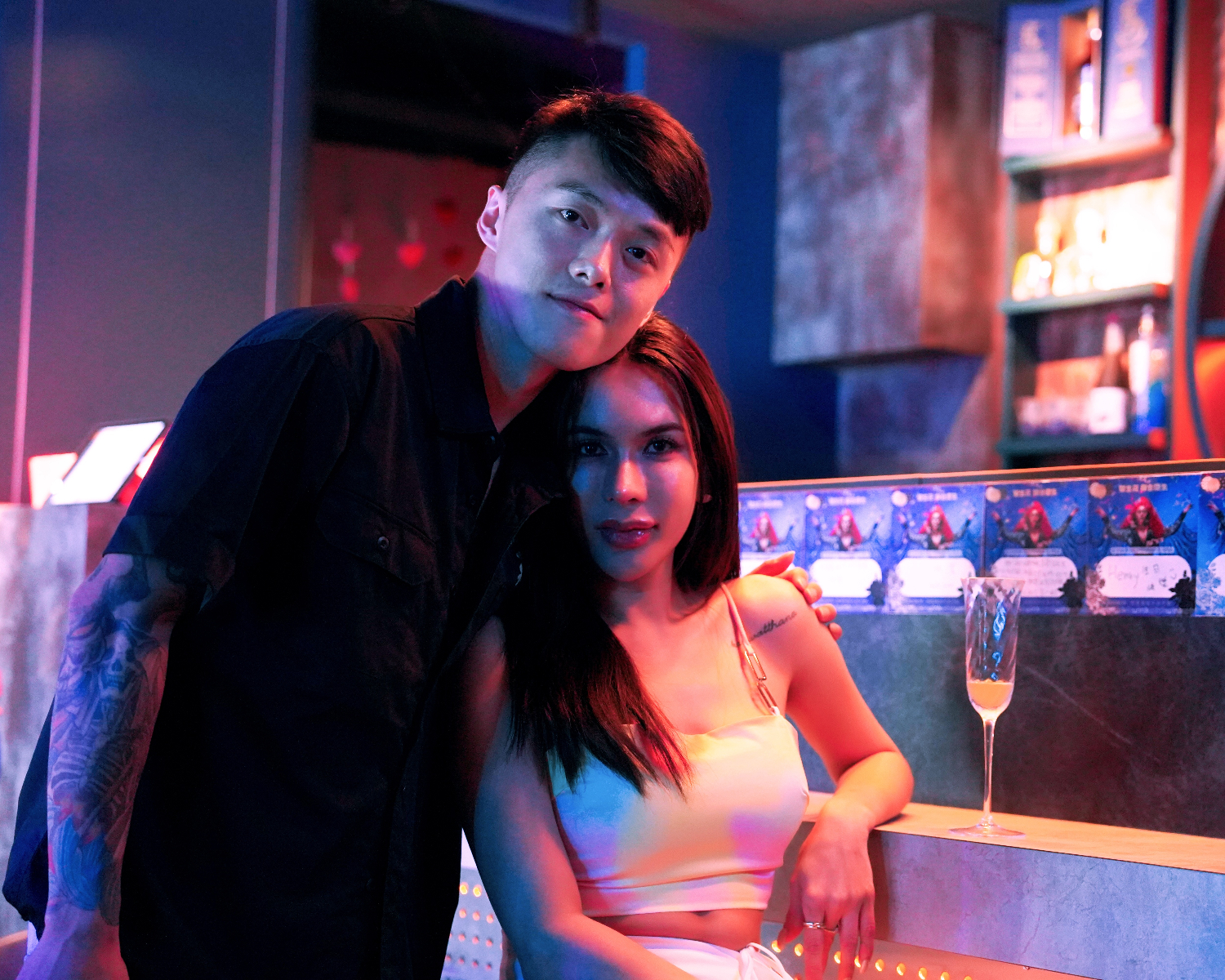 酒保迷情：直男大戰跨女王 - 下