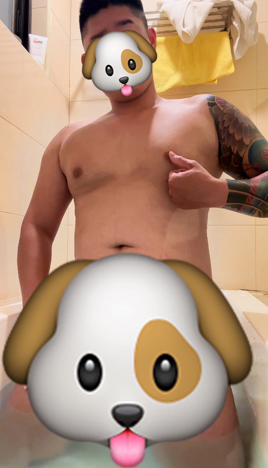 躺著泡澡 下面突然翹起來