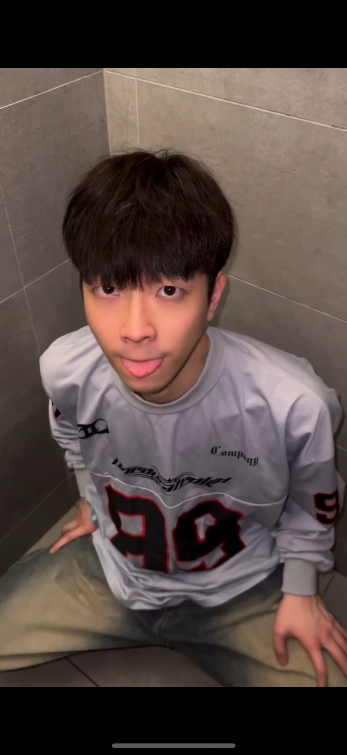 抓了個直男進廁所尻尻