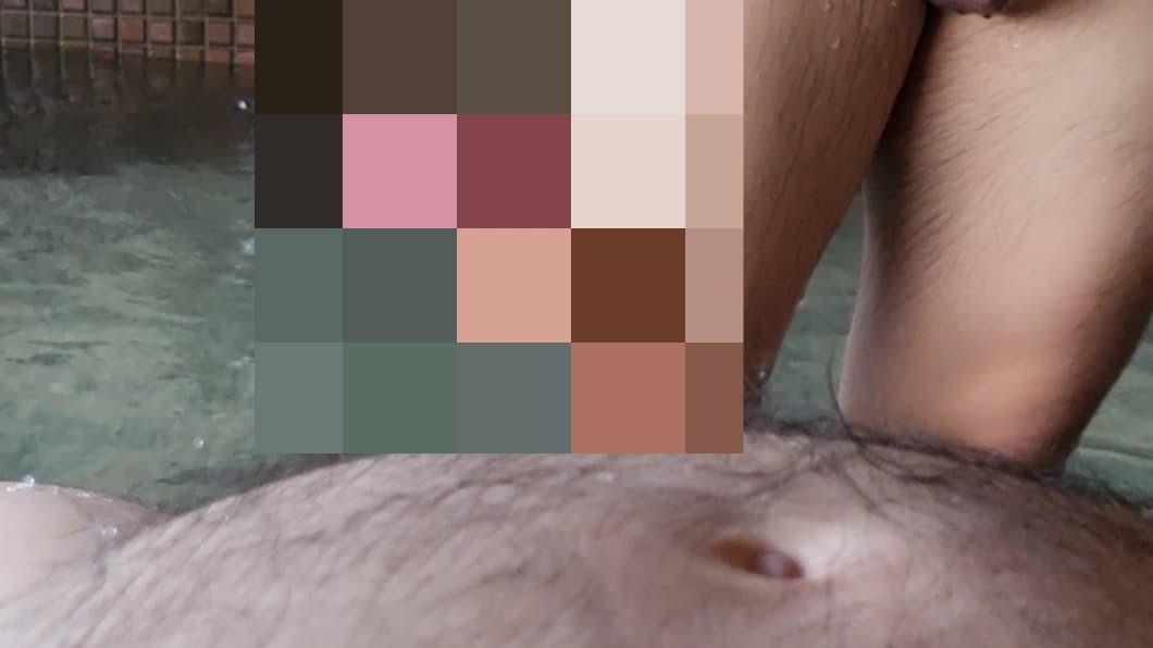 泡裸湯看到一隻肉壯熊走進來...小貝爾就變大出來見客了...只好開間湯屋發洩一下...😝😝😝...