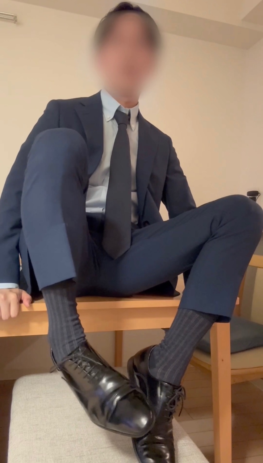 很喜欢这双的质感🧦穿着跑了一天外勤，满满的班味💦
