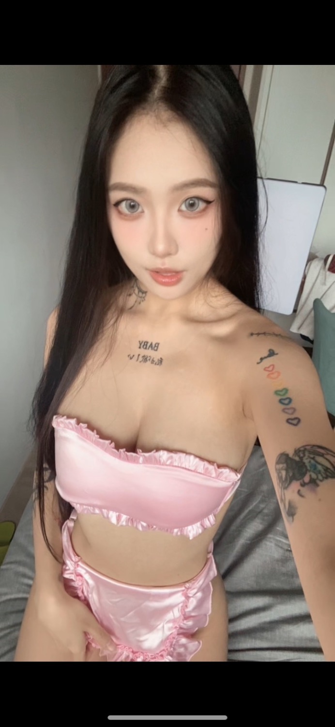 你的情人節套餐已送到👅