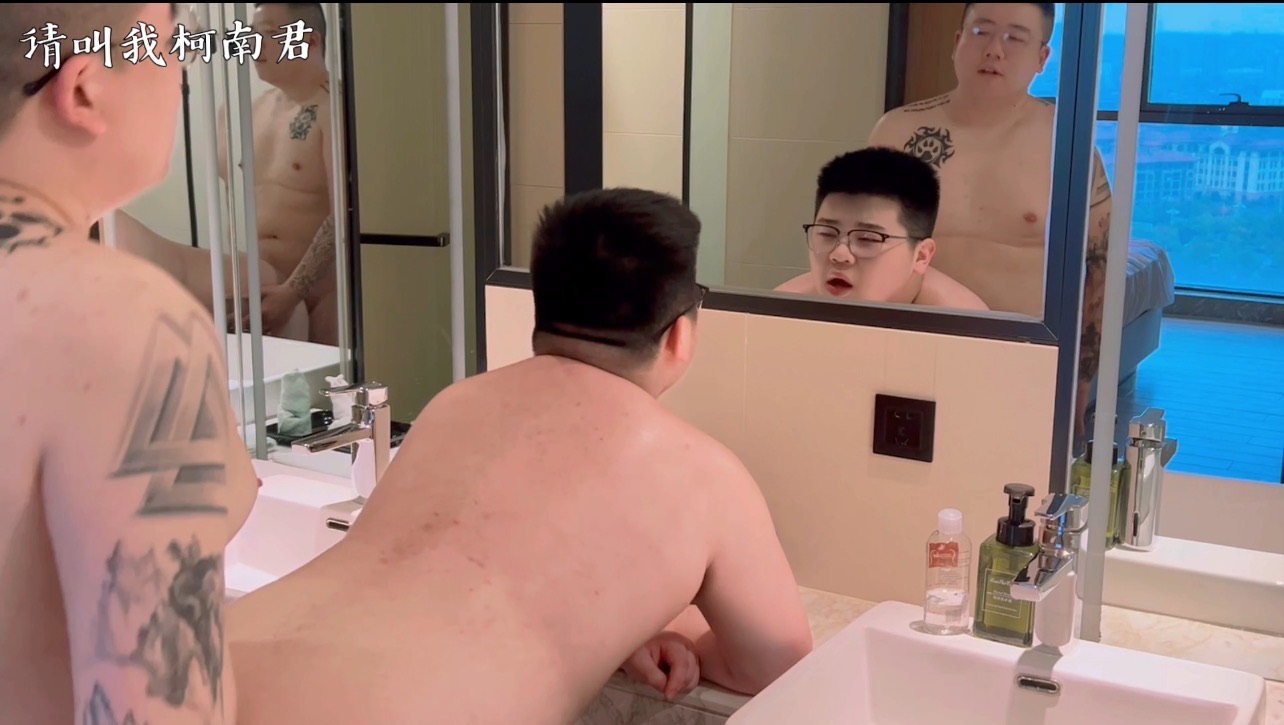 联名克克小宝贝的第二季。白袜无套内射流出。24分钟。