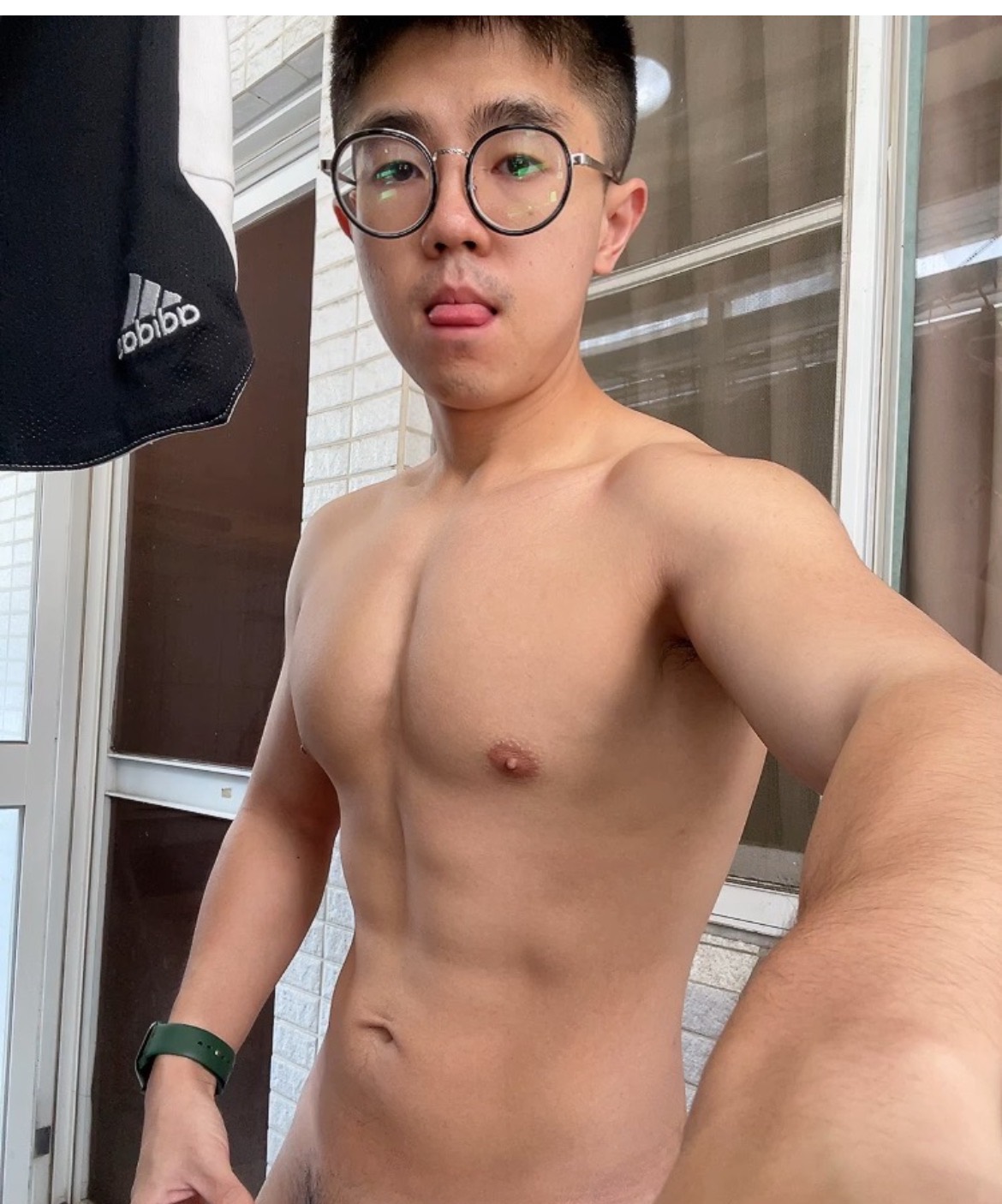 在陽台偷色色