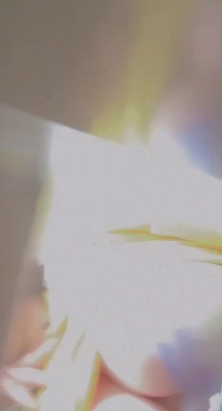 好害羞 人家都說我的胸型很漂亮 很圓 很飽滿 第一篇就獻給它了