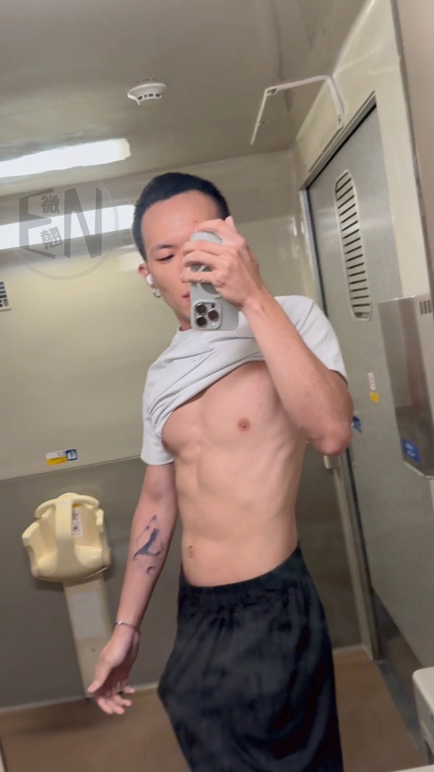 高鐵廁所玩一波