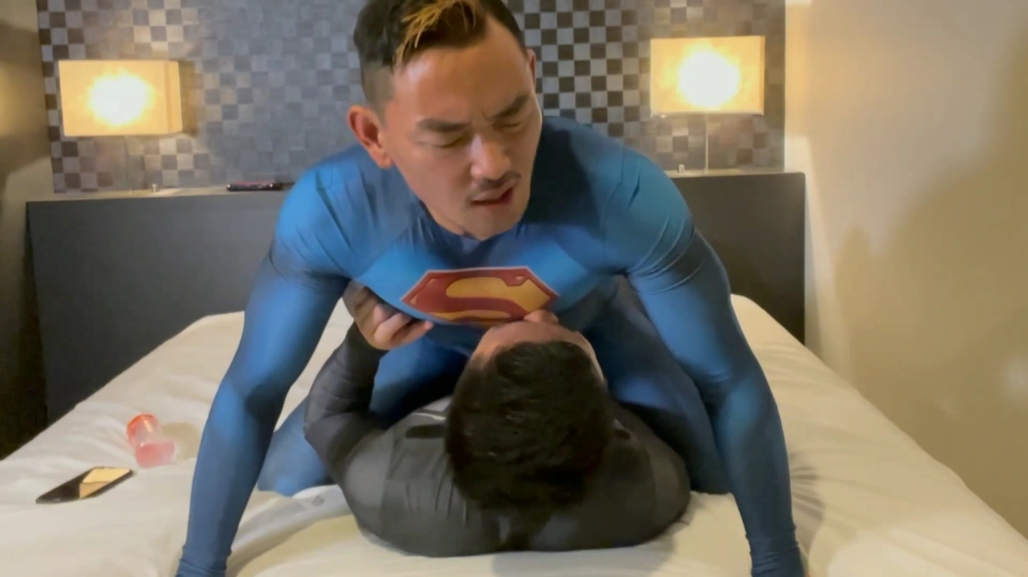 兩個Superman根據自己的慾望互相性交。