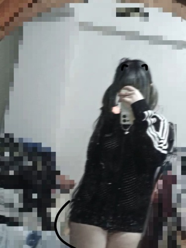 內心純情但身體卻異常色氣的女孩