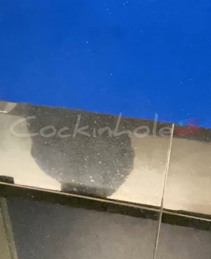 商辦大樓的公廁也有洨精靈