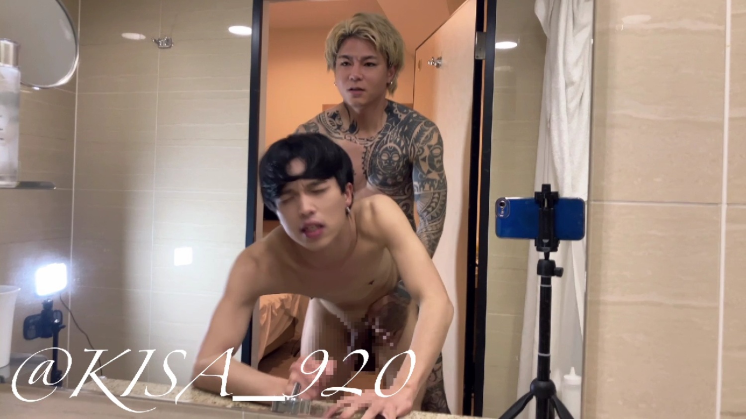 與一名 19 歲的日本男子發生性關係!