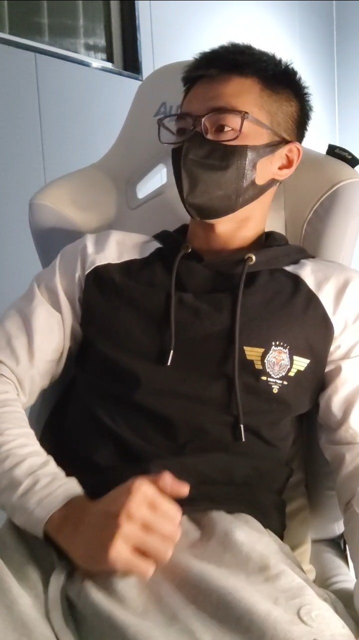 【會員訂閱】41-電腦桌椅打飛機 SOLO