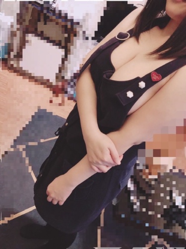 鄰家巨乳人妻 Bonnie
