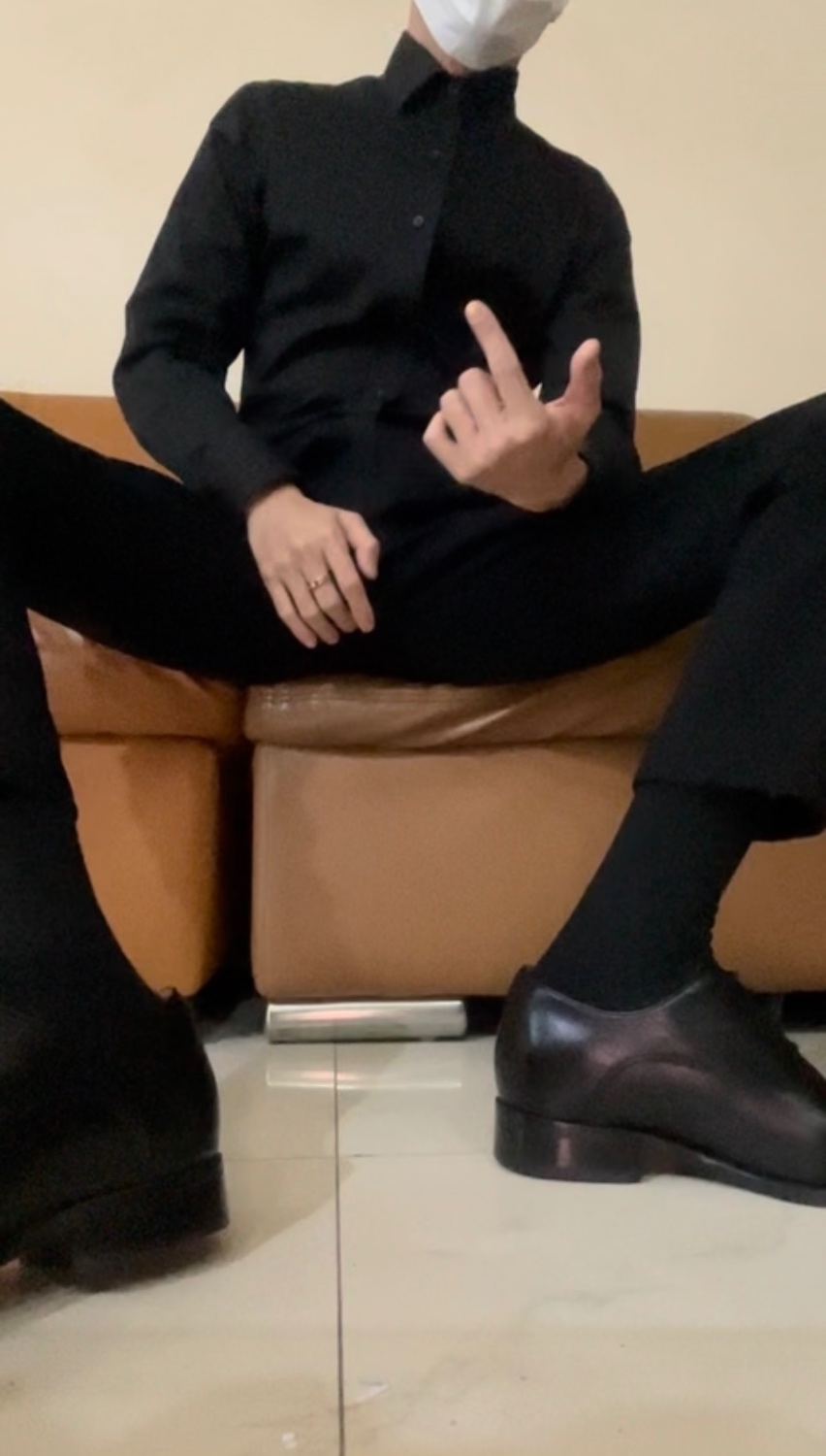 👔👞粗口调教脚袜射. #正裝 #原味 #sm #调教 #粗口 #脚袜 #反差 #边缘 #1s