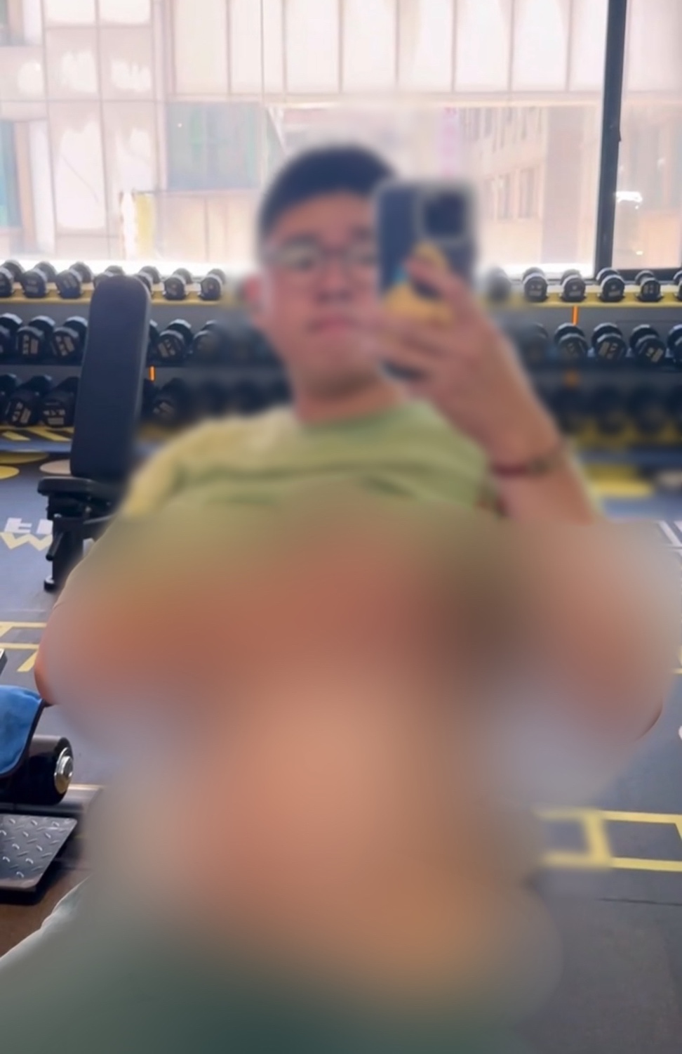 就是個暴露變態(?