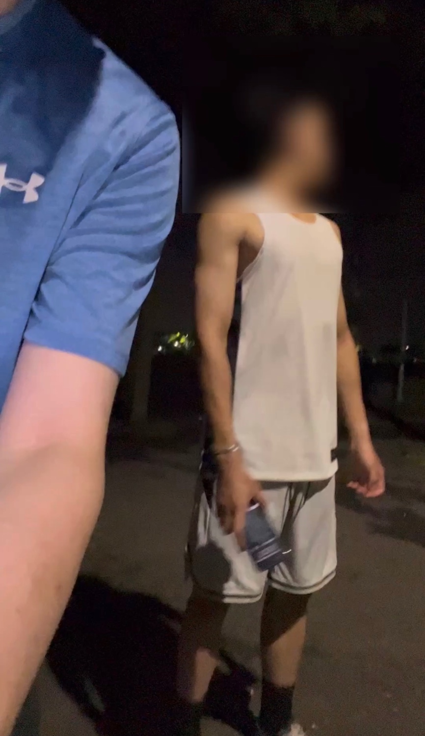 剛打完球的運動帥哥 硬到受不了 直接把我抓來當洩慾工具