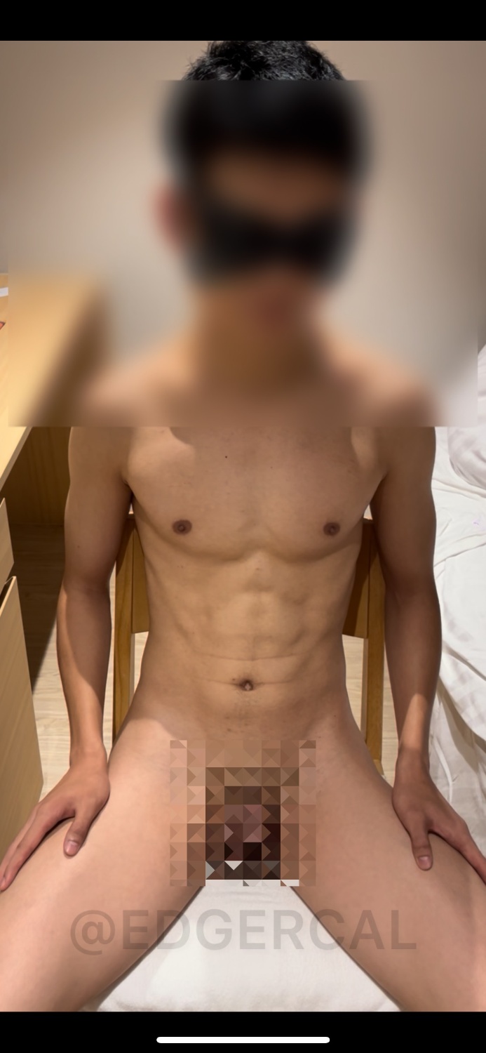 精瘦腹肌研究生爆射兩次