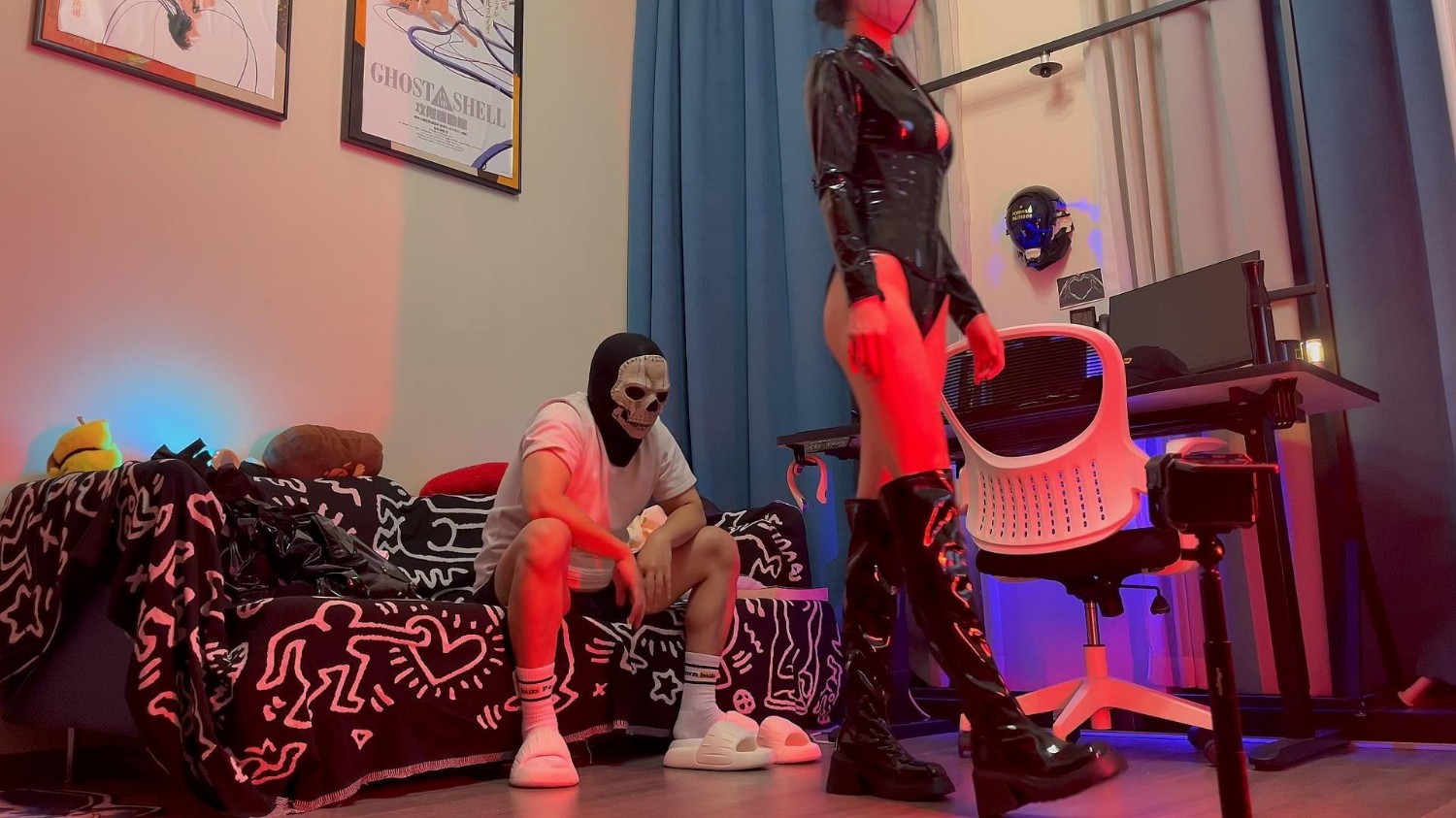 每天就是 試不完的衣服 塗不完的 身體乳
