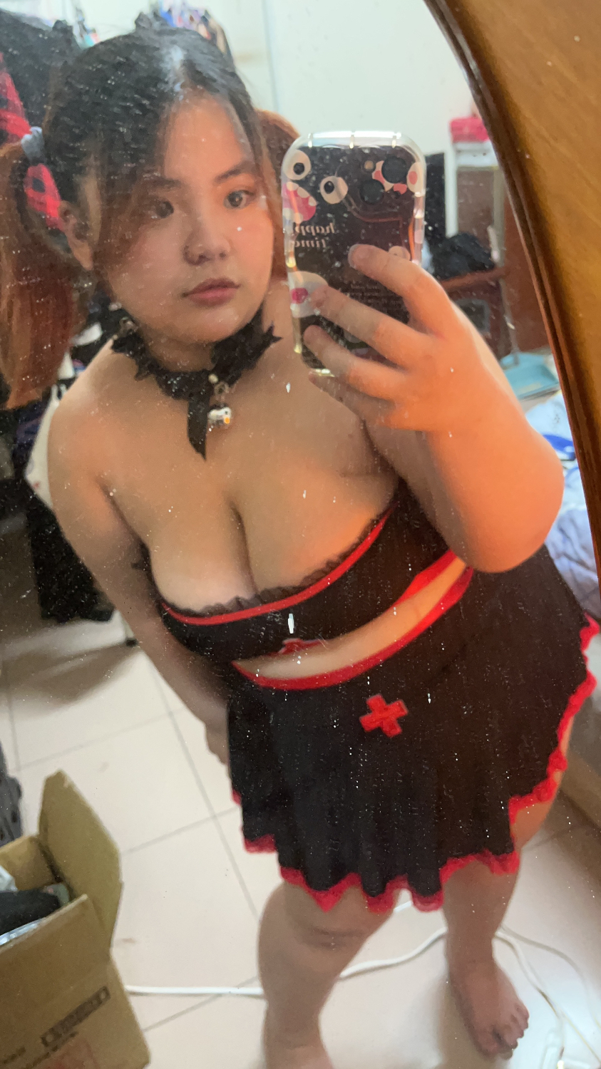 爸爸～我的女僕裝好看嗎😜