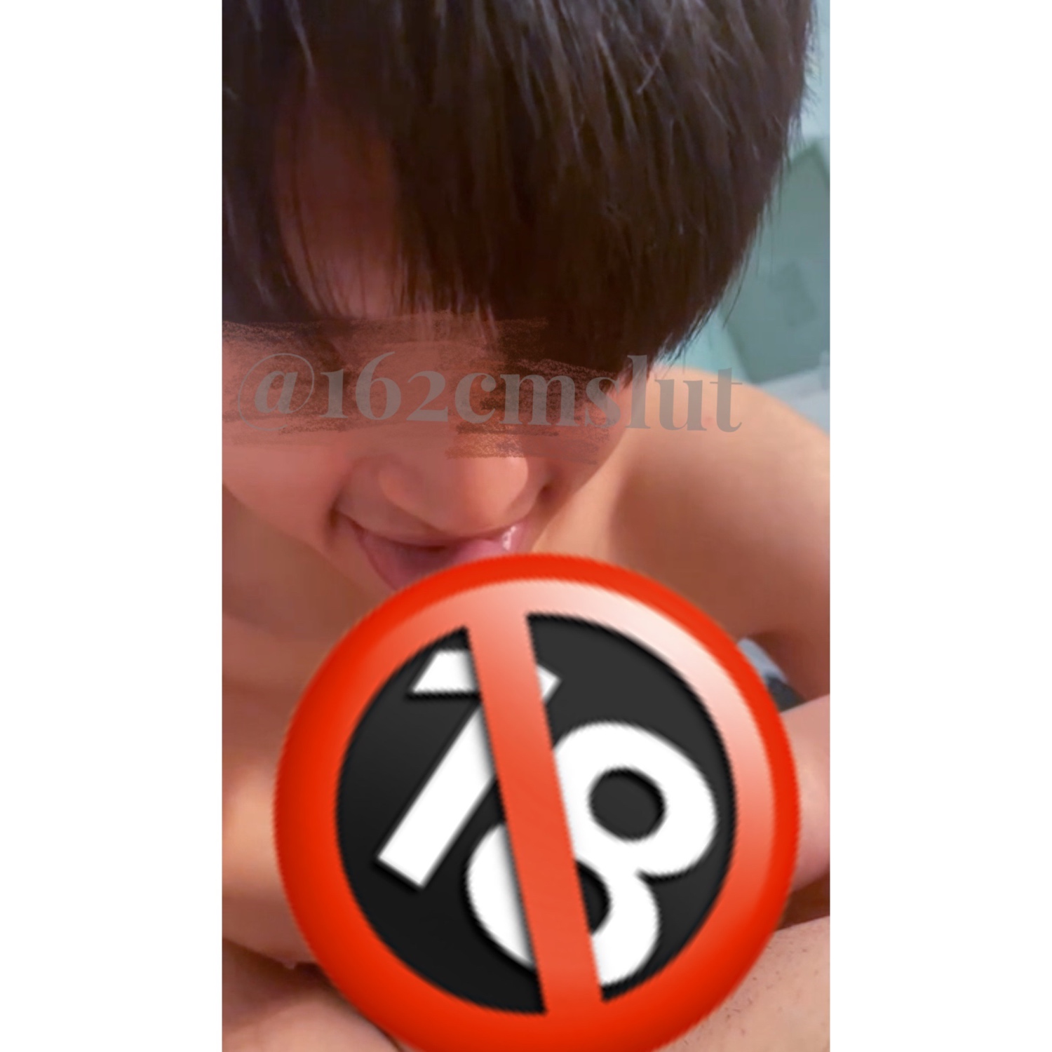 幫警察哥哥清理原味肉棒,被三天份濃洨口爆