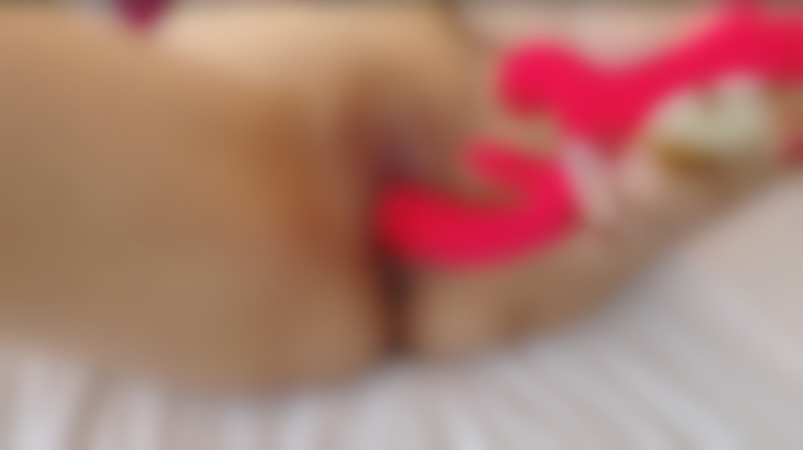 新到手的玩具,必須玩給男伴看吧!