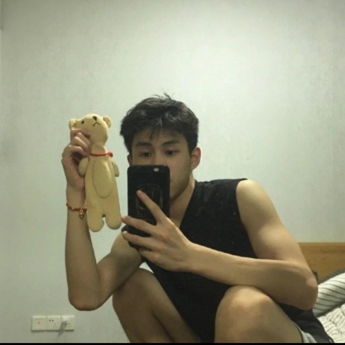 吊吊男孩