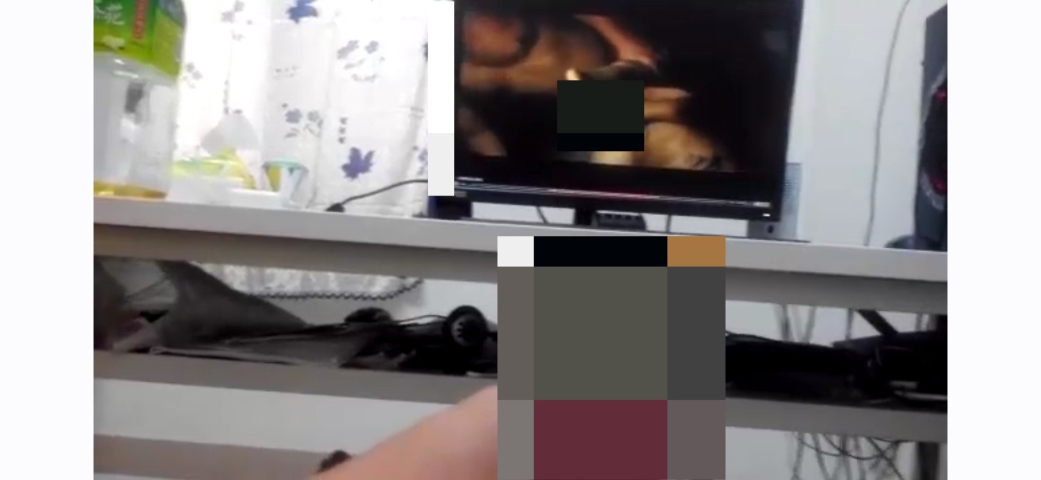 看熊片自慰...喜歡和片中的主角一起射...😁😁...