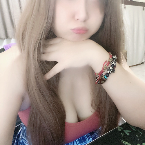 呻吟少女.沛沛