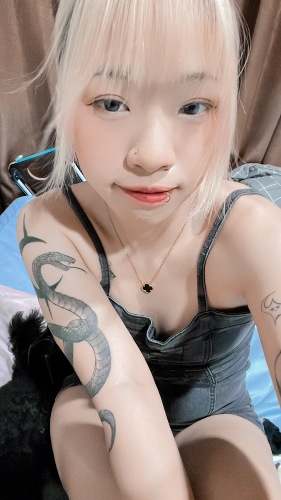 舌環小兔兔