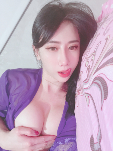 粉色奶頭